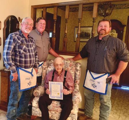 Stroud Masons present check, 50-year pin