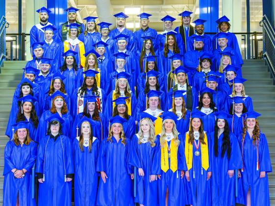 Stroud’s graduating seniors posed for a class photo prior to graduating at the Stroud 66 Coliseum last week. Photo/Beth Young