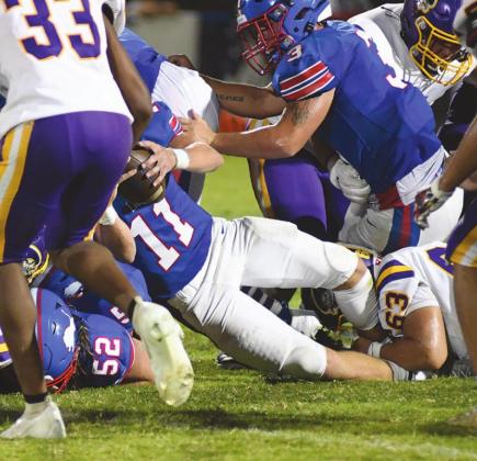 The fourth-down play. Photo/Brian Blansett