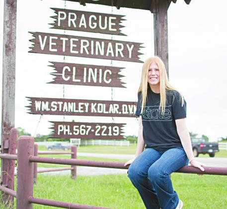 Prague senior receives gold