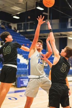 Tigers win, Lady Tigers fall