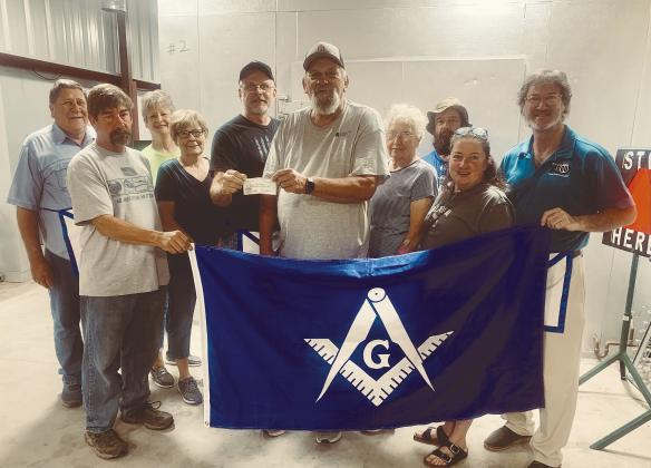 Stroud Masons donate to food pantry
