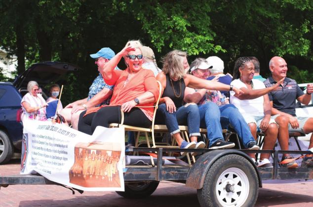 Pictured to the right is the Davenport Class of 1975 float. Photos/Chelsea Weeks