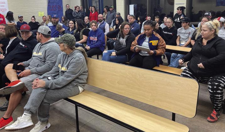 Chandler board hears support for coach