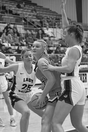 High school hoops in photos