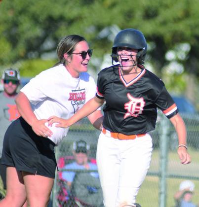 Davenport sweeps district