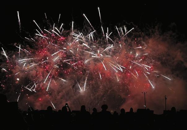 A crowd estimated at 1,200 people was treated to a rousing fireworks show at Wellston Saturday night. The show was behind the elementary school and had enough fireworks to require an intermission. Davenport, Chandler, Stroud, Meeker and Prague will have Independence Day activities this weekend. Photo/Baylee Billings