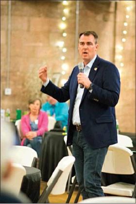 Gov. Kevin Stitt made an appearance in Chandler Monday evening at a fund-raiser he hosted for state Rep. Kevin Wallace of Wellston. Stitt visited with individuals and talked about his experience as governor in an informal setting at the Route 66 Interpretive Center. Photo/Chelsea Weeks