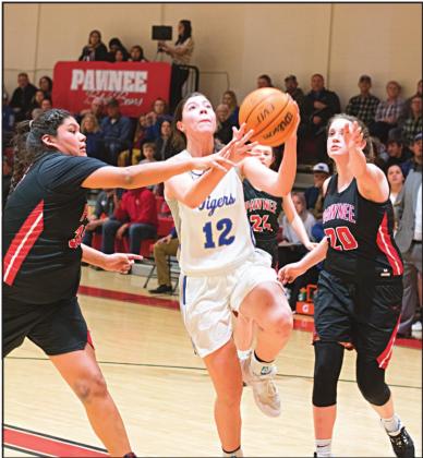 Prague rolls to regionals