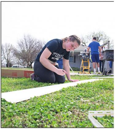 Creighton Students lend a helping hand