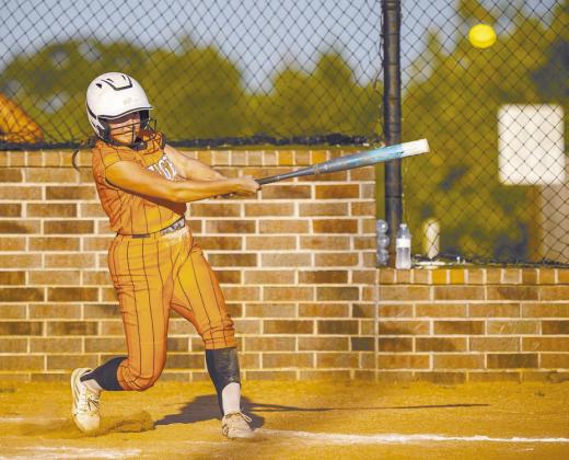 Alexis Fowble clubs one during the WLT’s game with Coyle. Photo/Jeremy Self