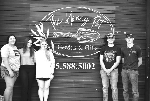 Ag students help ‘sweeten’ up Chandler
