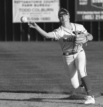Dale shortstop Reese Herring fires the ball to first to put out a North Rock Creek runner. Photo/Rick Hester