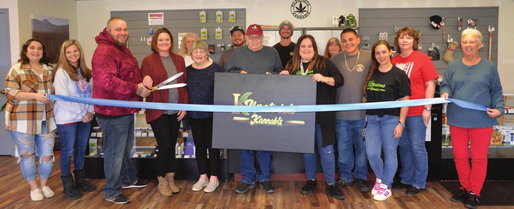 Chamber hosts ribbon cutting