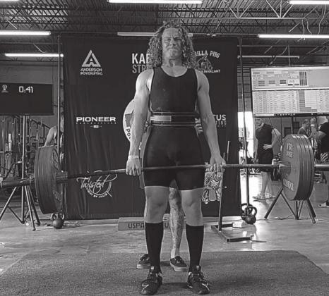 Meeker lifter sets records