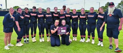 Davenport’s Lady Bulldogs pose with their plaque from the regional tournament and will play in the Class A state tournament Wednesday afternoon.