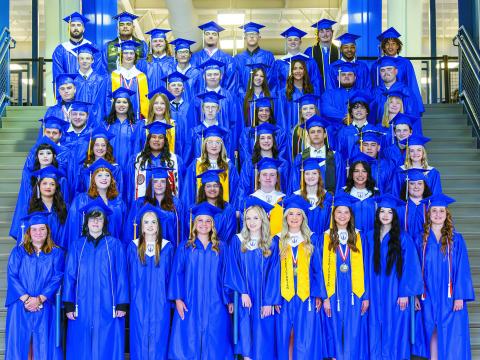 Stroud’s graduating seniors posed for a class photo prior to graduating at the Stroud 66 Coliseum last week. Photo/Beth Young