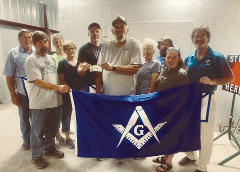 Stroud Masons donate to food pantry