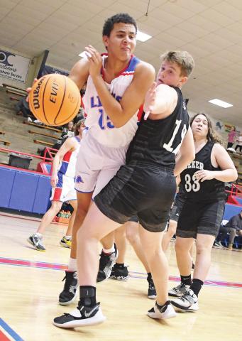 Chandler sweeps Meeker