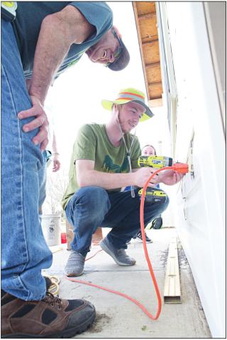 Creighton Students lend a helping hand