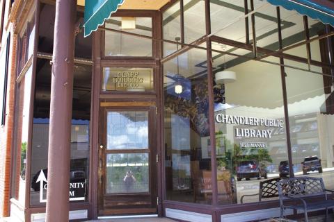 The front entrance to the Chandler Public Library. Photo/Andrew Frazier
