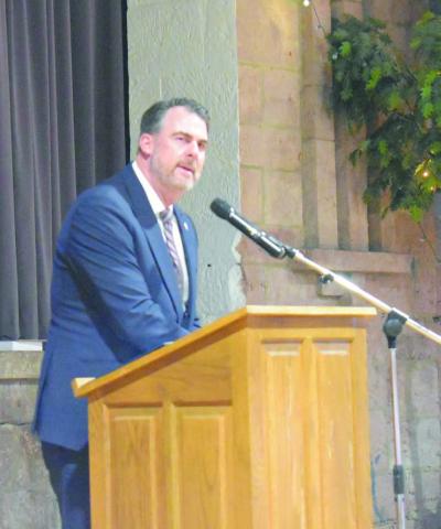 Oklahoma Gov. Kevin Stitt speaking in Chandler last week. Photo/Emily Kalka