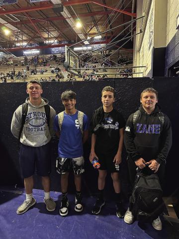 Stroud powerlifters at state