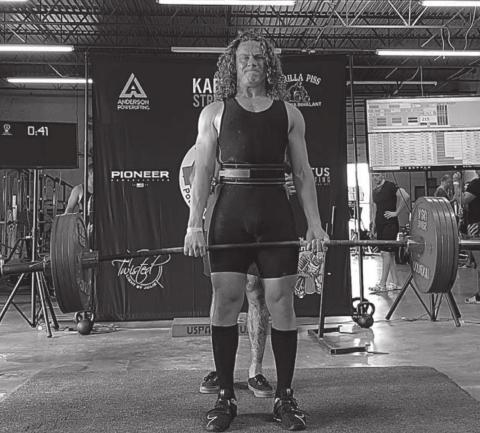 Meeker lifter sets records